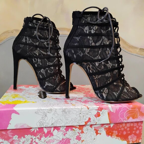 Chinese Laundry "Jingle" lace peep toe stiletto bootie, size 6.5, like new! - Picture 3 of 13